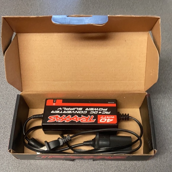 Traxxas 4 AMP Charger, traxxas 3000 Nimh battery trx connector, Ac-DC converter - Picture 6 of 7